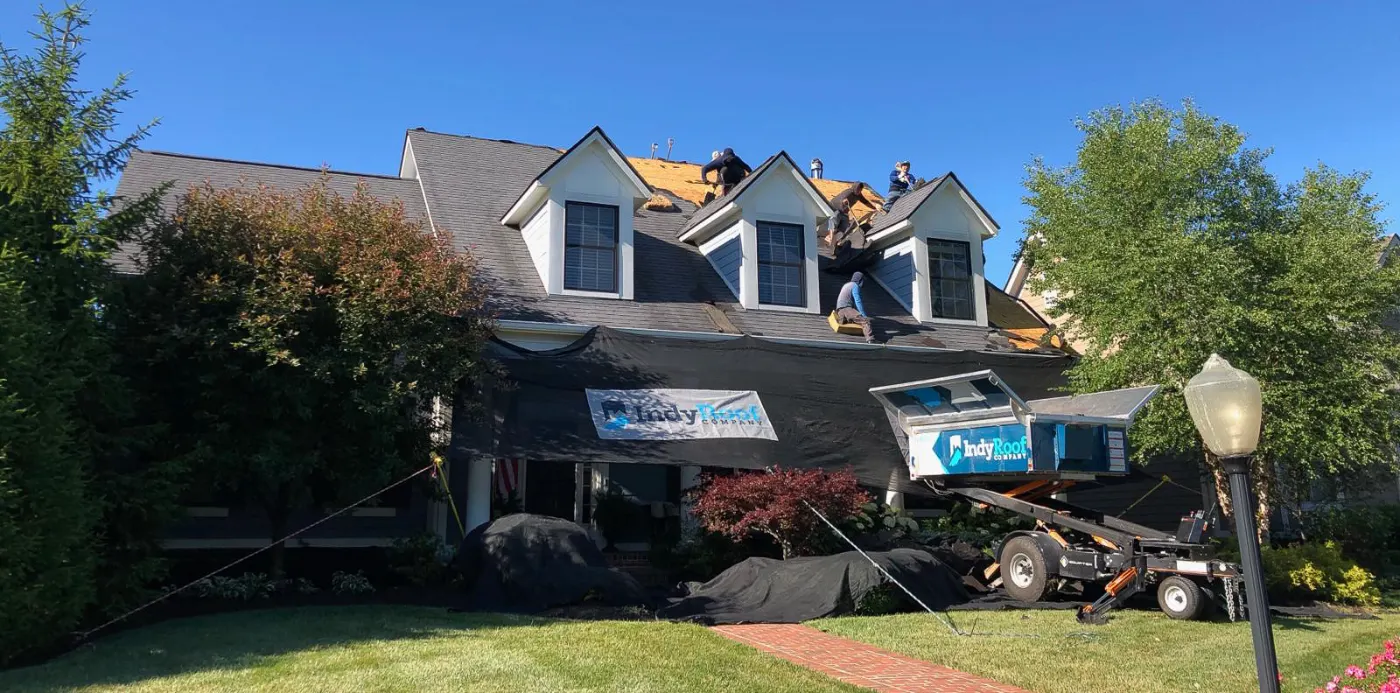 Emergency tarping on a Linton roof